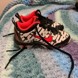 Boys baseball cleats